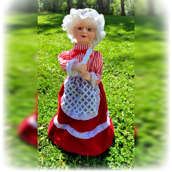 Vintage 90s Animated Mrs Claus - Picture 3 of 7